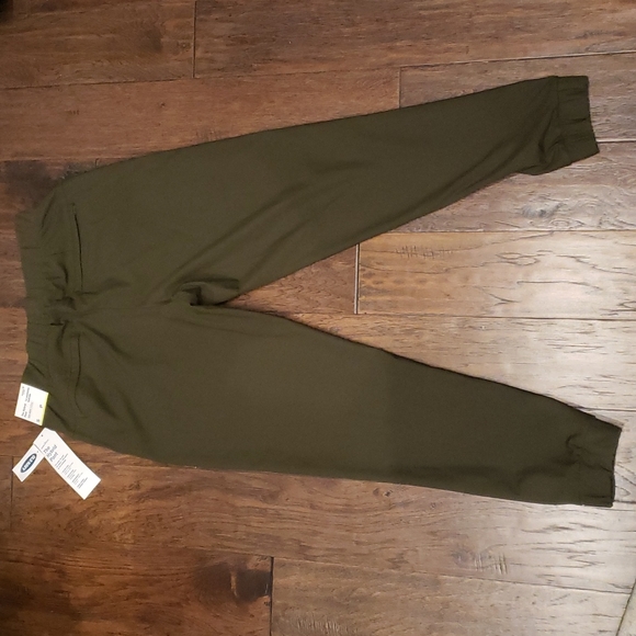 Old Navy Go-Dry Cool Hybrid Pant - Picture 2 of 5